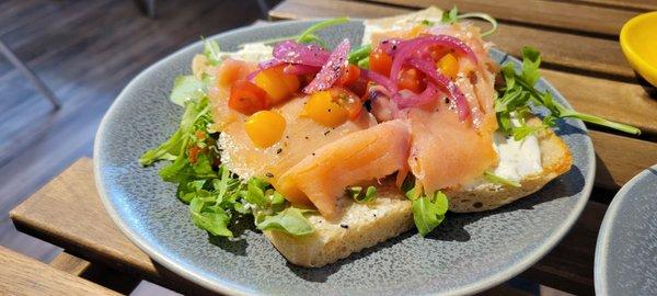 Salmon toast