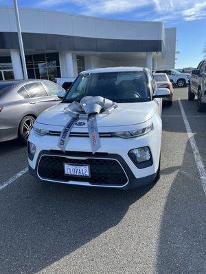 New Kia for the mom !