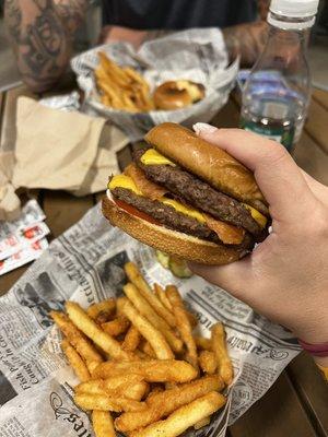 Bacon cheeseburger