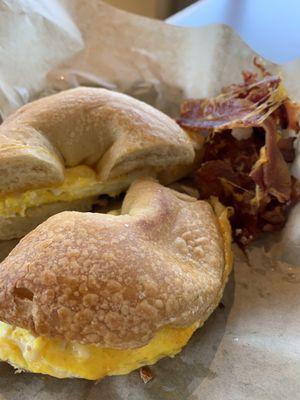 Bagel breakfast sandwich