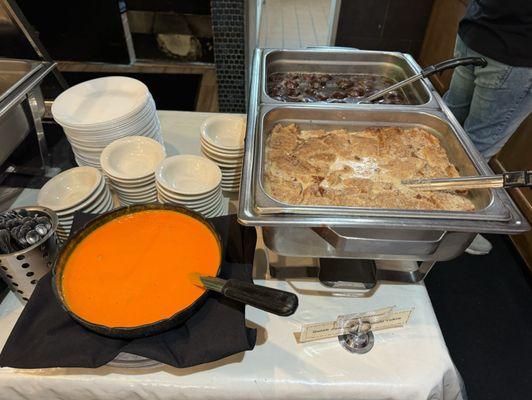 The end of the buffet: mango custard, galub jamun, and something like Indian bread pudding--all sweet treats!