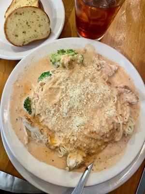 Creamarosa Pasta (added grilled chicken) served with garlic bread