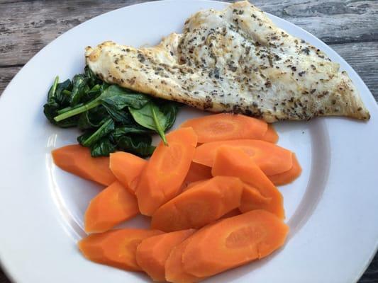 Virginia Chicken, Sautéed Spinach, Carrots