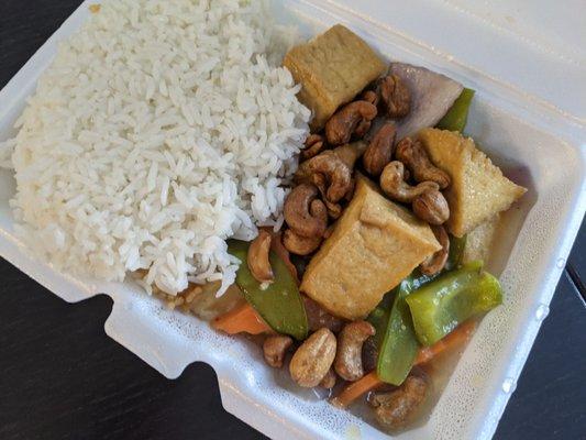 Thai cashew tofu lunch special