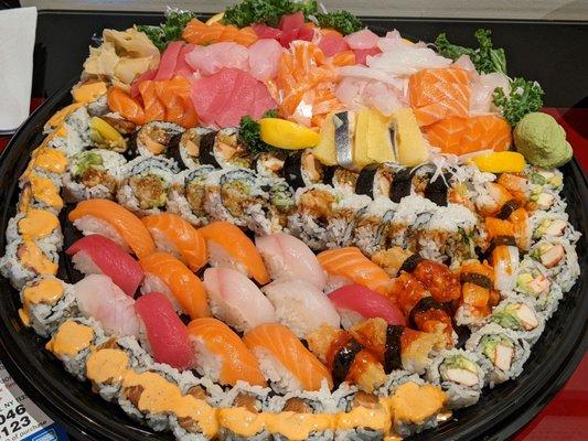 XL sushi, sashimi and Nigri combo tray