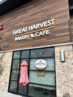 Exterior, Great Harvest Bread Co., Bakery and Café.