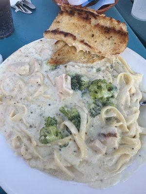 Fettuccine Alfredo