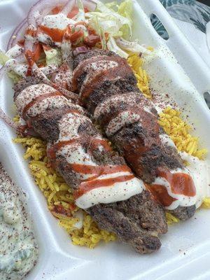 Beef kebab over rice (Plate)