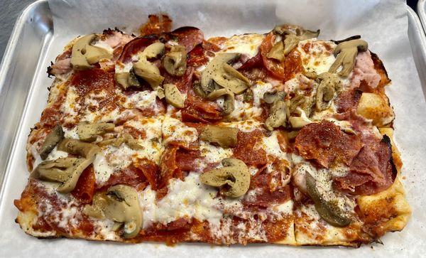 6 MVP Finals Pizza (hot capicola, prosciutto, salami, ham & pepperoni) w/mushrooms