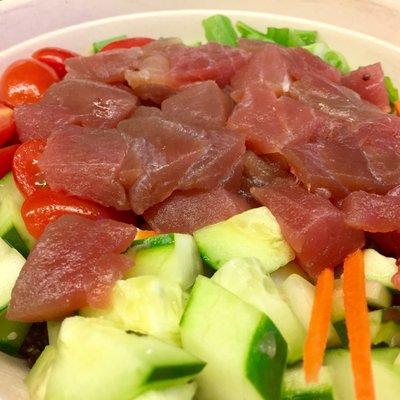 Pokè bowl with quinoa - very large portion