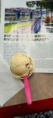 Aspinwall: a charming, riverfront community + peanut butter chocolate pretzel scoop