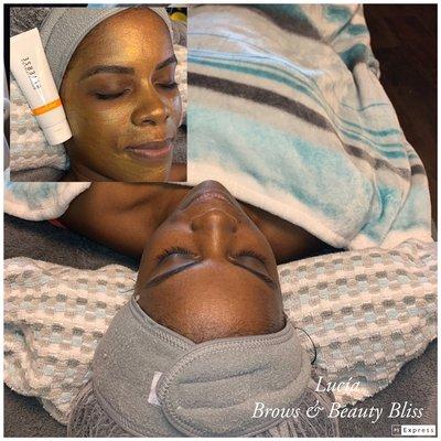 RODAN+FIELDS Facial. Reverse Regimen Radiance Mask for even skin tone, dullness.....makes your skin look radiant and glowing. 754-208-8659