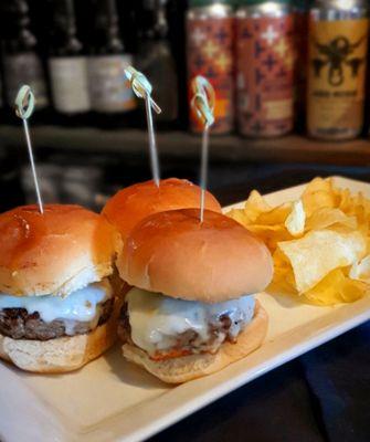 Triple sliders of the day. Mmmmm.