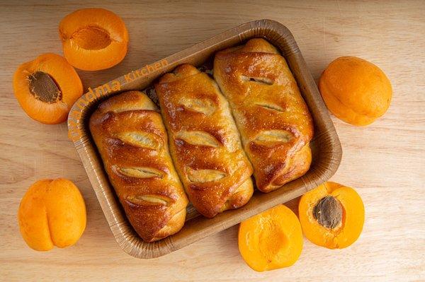 Brioche filled with apricot jam