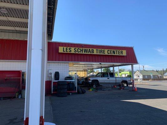 Les Schwab Tire Center