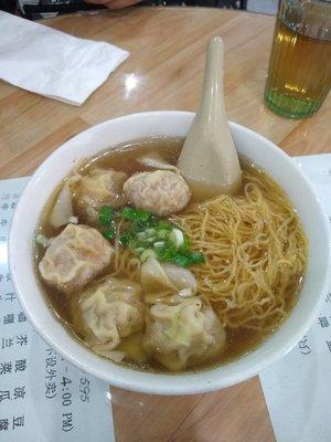 Wonton noodle soup