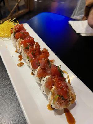 Geisha roll - a lot of tuna!