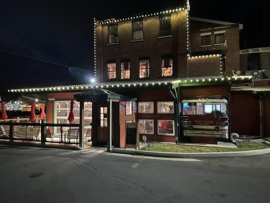 Outside view of the restaurant.