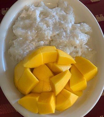 Bomb sticky rice w mango