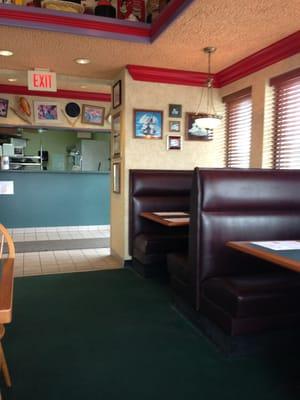 Monical's comfy, quaint dining room in Pontiac, IL