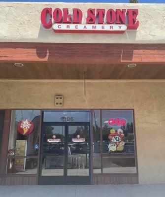 Entrance to Cold Stone Creamery