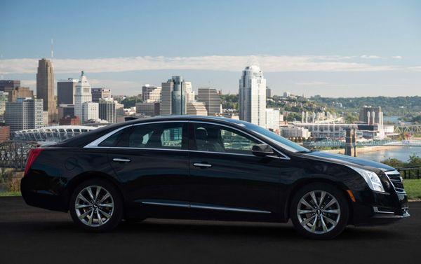 Luxury Sedan | Cadillac XTS. 2-3 Pax, Wifi.