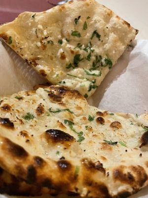 Delish Garlicky Naan