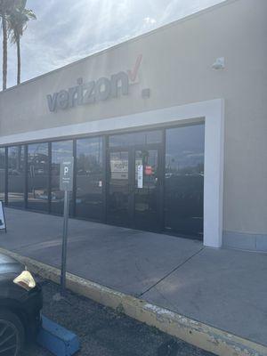 Verizon big store across from park place mall e broadway. It's near Peter piper pizza and der wiener dogs