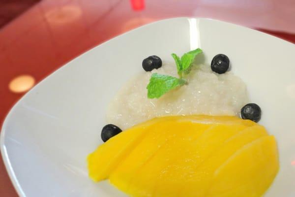 Mango with sweet sticky rice