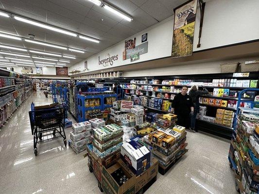 Dick's Market is finally selling beer and is stocking a nice supply on the north end of the Bountiful Store.