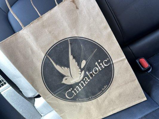 Cinnaholic logo bag