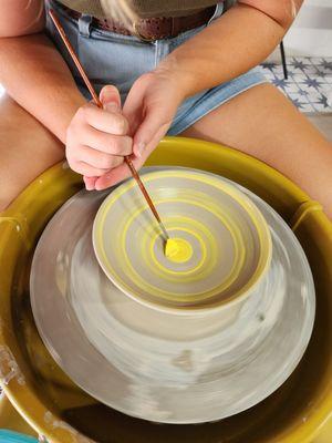 Create your own bowls in our one time wheel throwing experience class