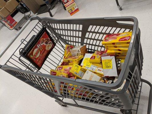 Makeshift clearance "bin" in the middle of an aisle