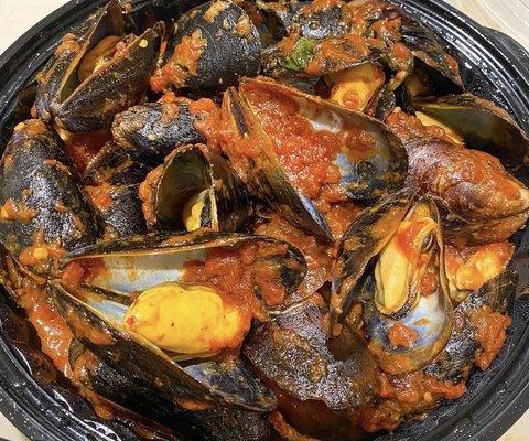 Mussels with marinara