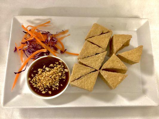 Fried tofu with tamarind sauce