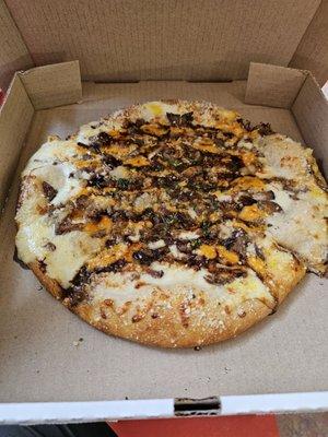 MAMAMIA MAROLYN'S OXTAIL PIZZA