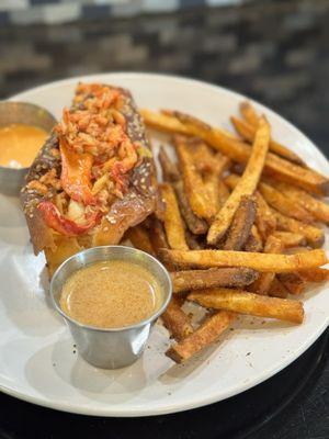 Lobster roll with old bay fries