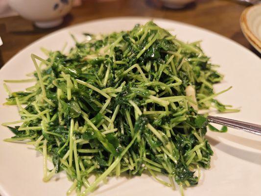 Pea sprouts w/garlic