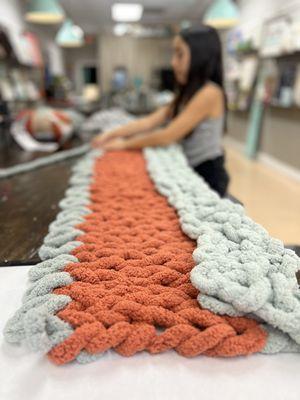 We made a chunky blanket today and it was so cool. Thank you Charo for your time and patience during this process.