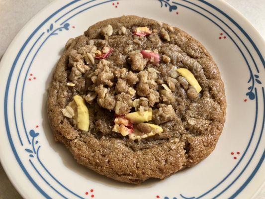 Apple Crumble Cookie