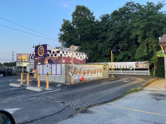 Adorable little burger shack