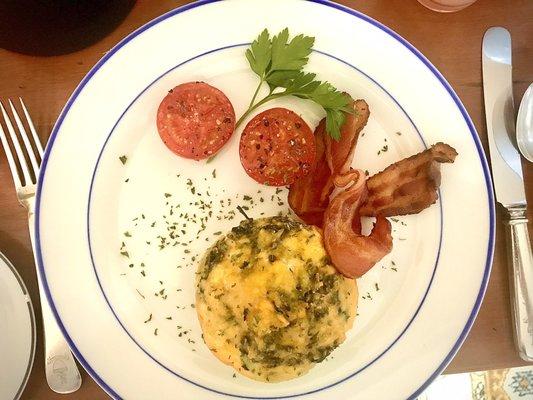 Frittata with bacon and tomato