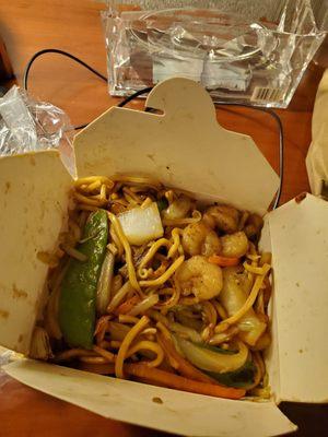 Shrimp lo mein