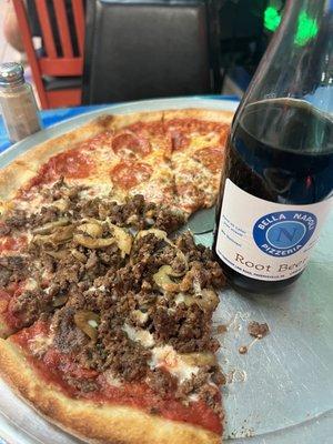 Pizza with root beer