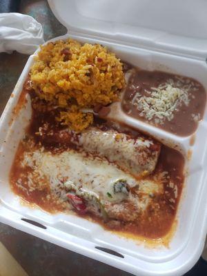 Chili reliieno and chicken enchilada combo