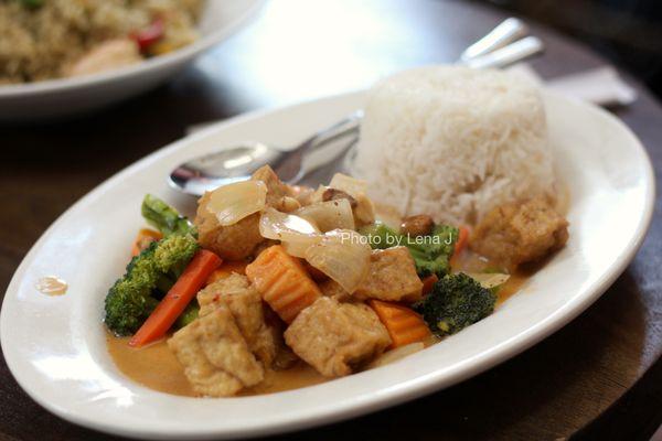 Small Massaman Curry Tofu ($13.95) - sweet potatoes, white onion, carrots, peanuts.