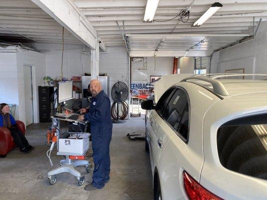 Sacramento smog Test & Repair - have you ever seen a cleaner, more organized smog and repair shop?