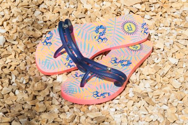 CaliMojos color changing flip flops
palm designs