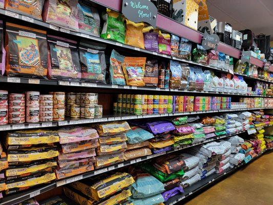 Woodlands Pet Food & Treats