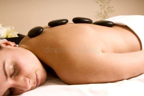 BACK MASSAGE WITH HOT STONE